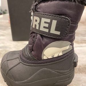 Sorel Toddler Snow Commander Boots size 5- like new!
